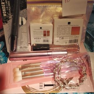 Make up bag bundle